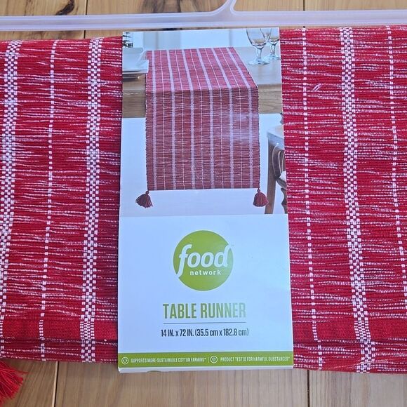 FOOD NETWORK TABLE RUNNER, RIBBED RED STRIPED WITH TASSLES - NEW - Picture 2 of 8